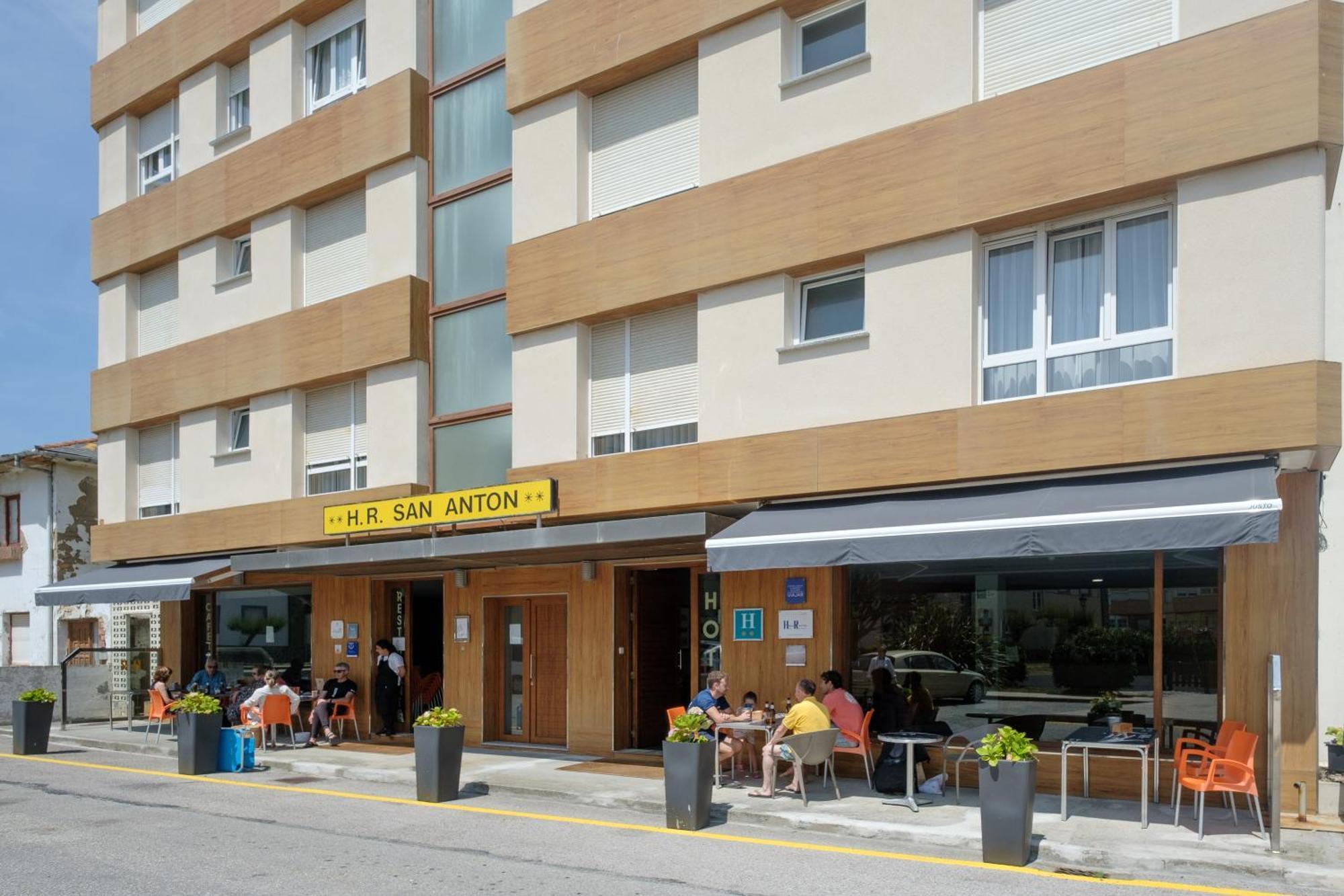 Hotel Restaurante San Anton Tapia De Casariego Exterior foto